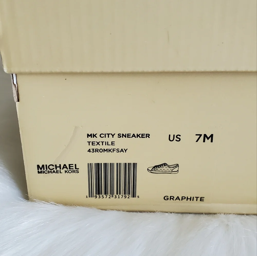 Michael Kors Sneaker Size 7 ♥️ - Picture 10 of 11